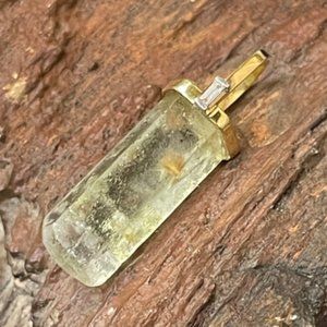 Solid 14K Yellow Gold Natural Rough Aquamarine and Baguette Diamond Pendant Char